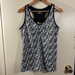 Xesersion Black and White Geometric Women's Athletic Top Size XL
